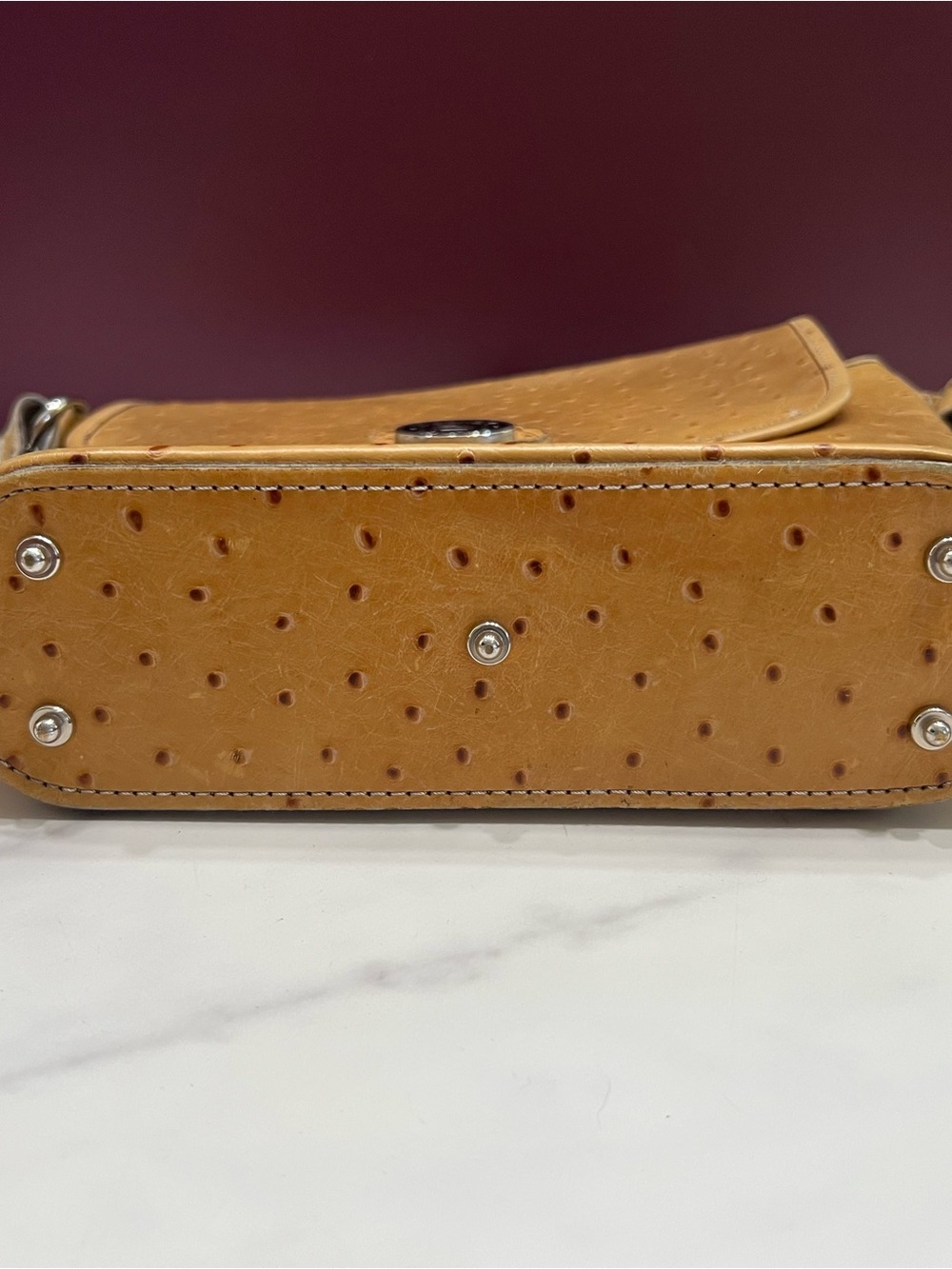 Vintage Dooney & Bourke Ostrich Embossed Leather Large Flap Bag Crossbody Strap - Picture 8 of 11
